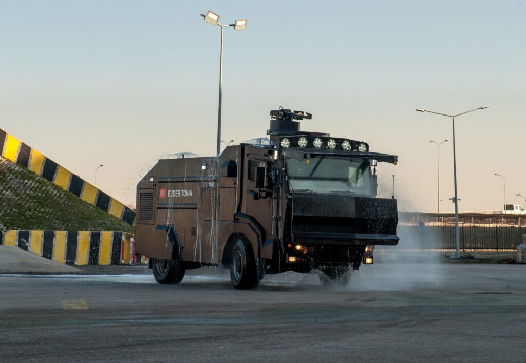 Nurol Makina Katar’da TOMA’ları, Barzan ise Ambulans Ejder Yalçın’ı Sergiliyor