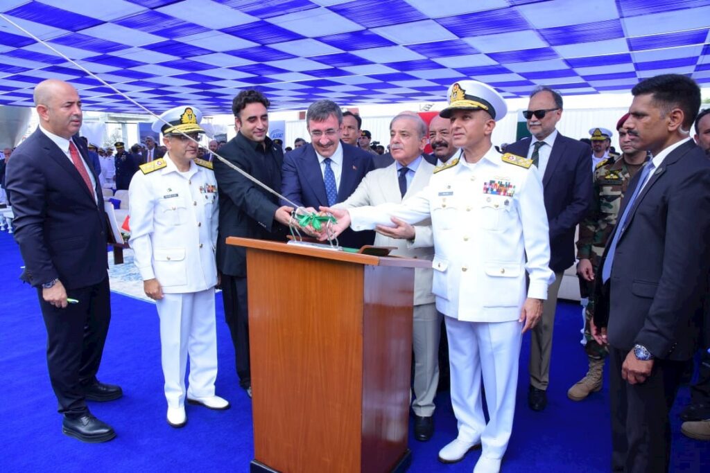 Pakistan MİLGEM Projesinin 4’üncü ve Son Gemisi PNS TARIQ Denize İndirildi