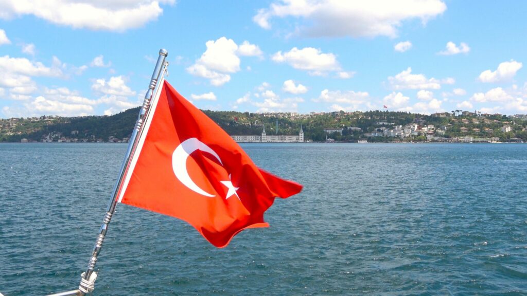 “Türkiye, Montrö Boğazlar Sözleşmesi Gereği Boğazlardan Savaşan Tarafların Geçişini Durdurmuştur”