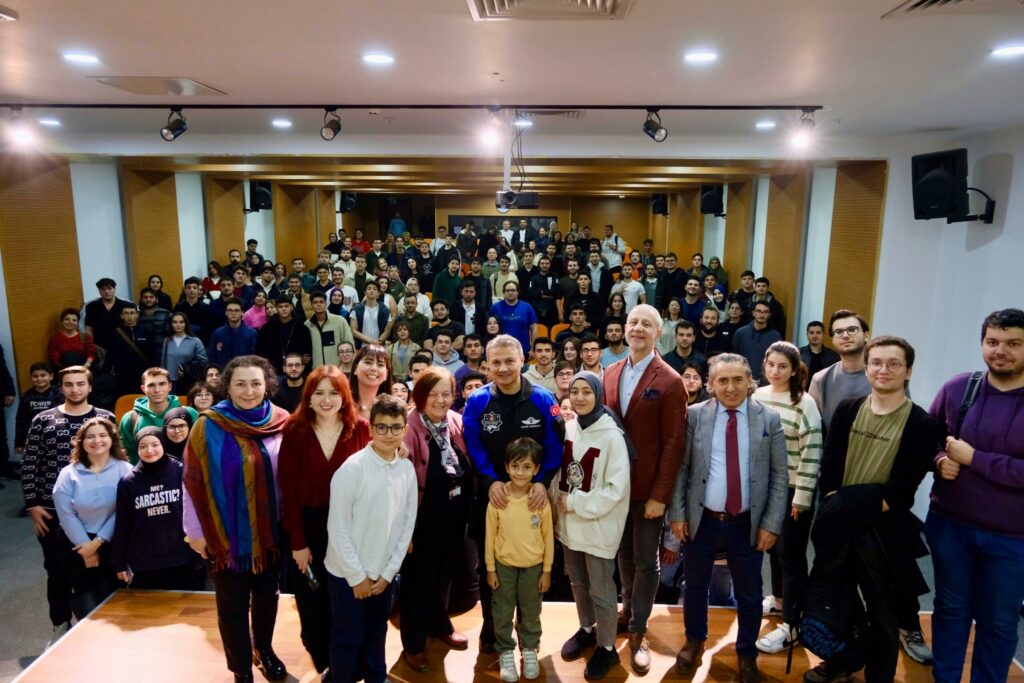 Türkiye’nin İlk Astronotu Alper Gezeravcı OSTİM Teknik Üniversitesinde Geleceğin Astronotlarıyla Buluştu