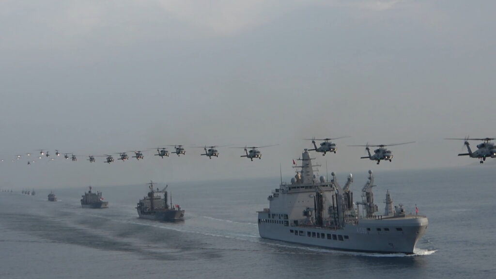 TCG Anadolu’dan Havalanan BAYRAKTAR TB-3 SİHA’lar Hedeflerini ROKETSAN MAM-L ile Vurdu