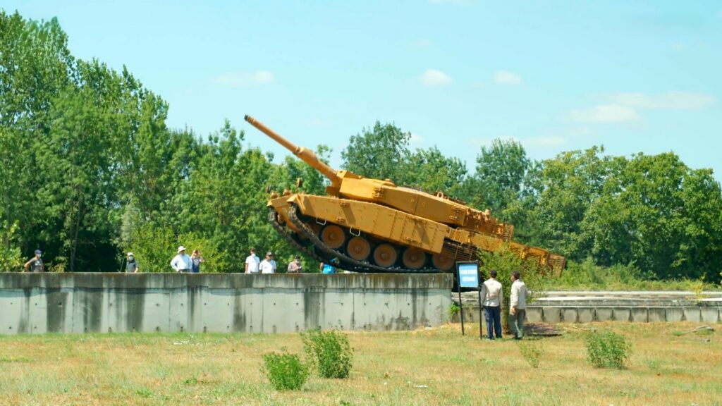 Leopard 2A4 Tanklarının Modernizasyonu İlave Tanklarla Sürüyor