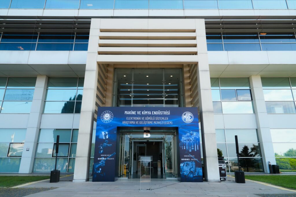 MKE ve İTÜ İş Birliğiyle Oluşturulan Elektronik ve Gömülü Sistemler Ar-Ge Merkezi Öncelikli Olarak Türk Deniz Kuvvetlerinin İhtiyaçlarını Karşılayacak