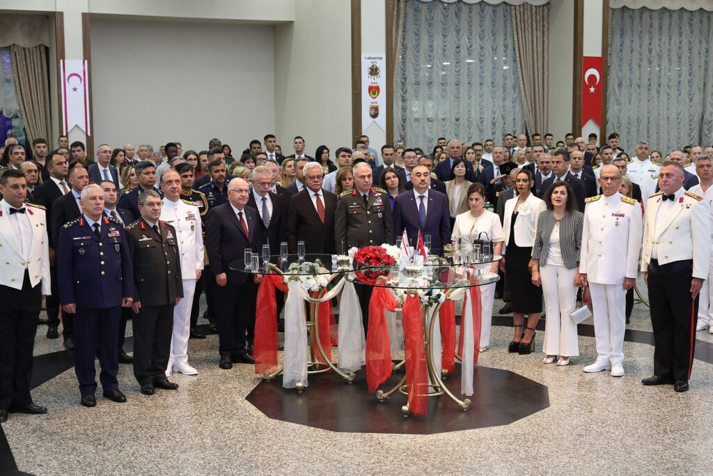 “Hâlihazırda Kıbrıs Güvenlik Kuvvetleri Komutanlığı ile Omuz Omuza Sürdürdüğümüz Görevin Gelecekte de Ada’da Barış ve Huzurun En Önemli Güvencesi Olacağını Bir Kez Daha Vurgulamak İsterim”