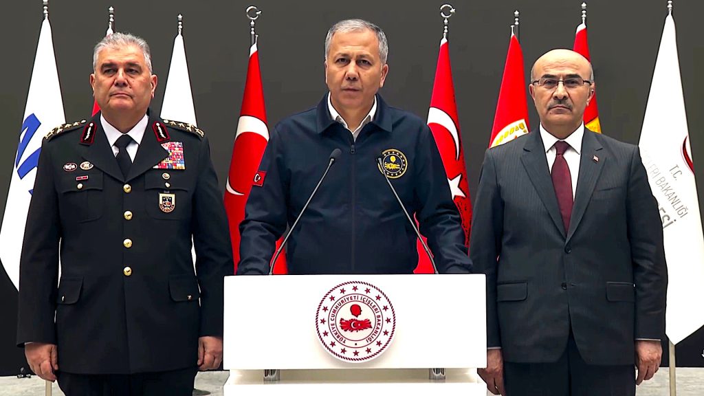 Yalova’da DEAŞ’lı Teröristlere Karşı Düzenlenen Operasyonda Üç Polis Şehit Oldu, 6 Terörist Ölü Ele Geçirildi