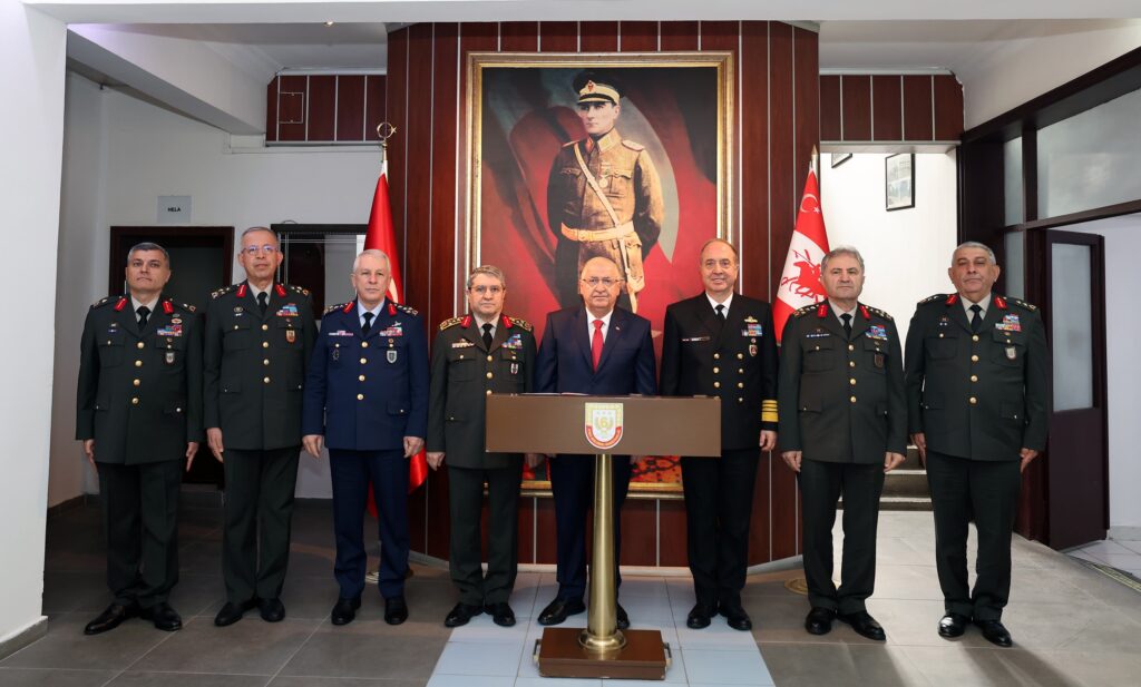 Millî Savunma Bakanı Yaşar Güler: Unutmayınız ki Bir Türk Komandosu Daima Güçlü, Cesur, Hazır ve Dayanıklı Olmalıdır!