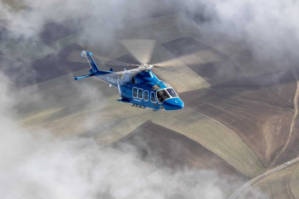 Türk Havacılığında Tarihi Gün: GÖKBEY Helikopteri Uçuşa Elverişlilik Sertifikasını Aldı ve Sivil Yolcu Taşıyabilen İlk Millî Hava Aracı Oldu