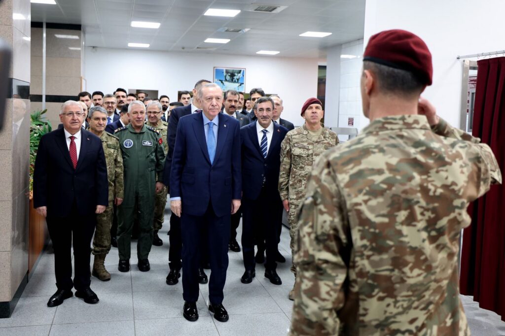 “Bölgemizin İçinden Geçtiği Bu Sıkıntılı Günlerde Hudutlarımızın ve Hava Sahamızın Güvenliği Noktasında İşi Asla Şansa Bırakmıyoruz”