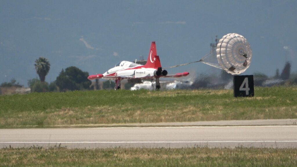 Kuruluşunun 115’inci Yıl Dönümünü Kutlayan Türk Hava Kuvvetlerinin İzmir Çiğli’deki Stratejik Üssü 2’nci Ana Jet Üs Komutanlığı