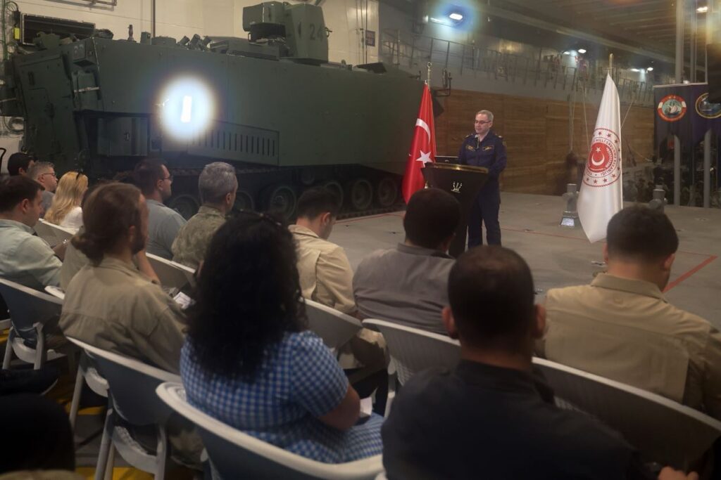 Millî Savunma Bakanlığı Bu Kez Antalya Körfezi’nden, TCG Anadolu Çok Maksatlı Amfibi Gemi’den Bilgilendirme Yaptı
