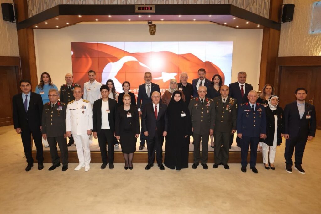 “Milletinin Desteğini Arkasına Alan Hiçbir Devlet Yıkılmaz, Devletine Güven Duyan Hiçbir Millet de Esaret Altına Alınamaz”