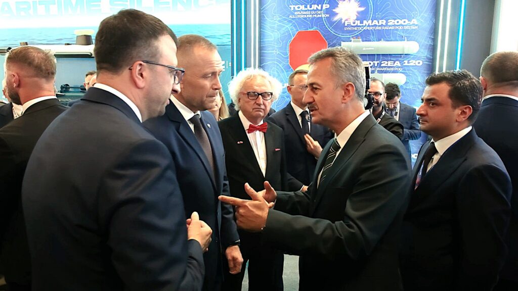 Kaptan Her Zaman Olduğu Gibi Takımının Başında, Ekip Polonya’da Tam Kadro Sahada!